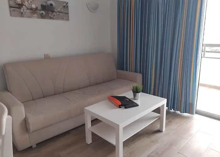 Juncos 2 - Pool And Yumbo *